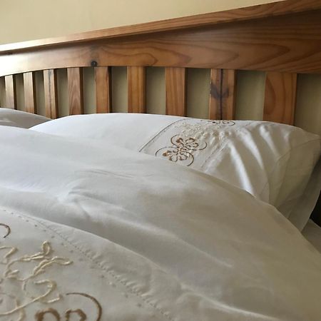 Ashes Seafood Restaurant Accommodation Ντίνγκλε Εξωτερικό φωτογραφία