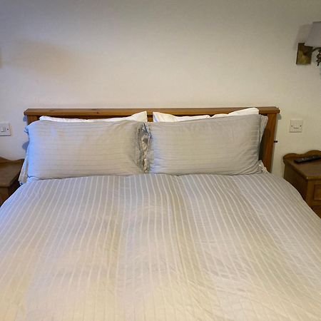 Ashes Seafood Restaurant Accommodation Ντίνγκλε Εξωτερικό φωτογραφία